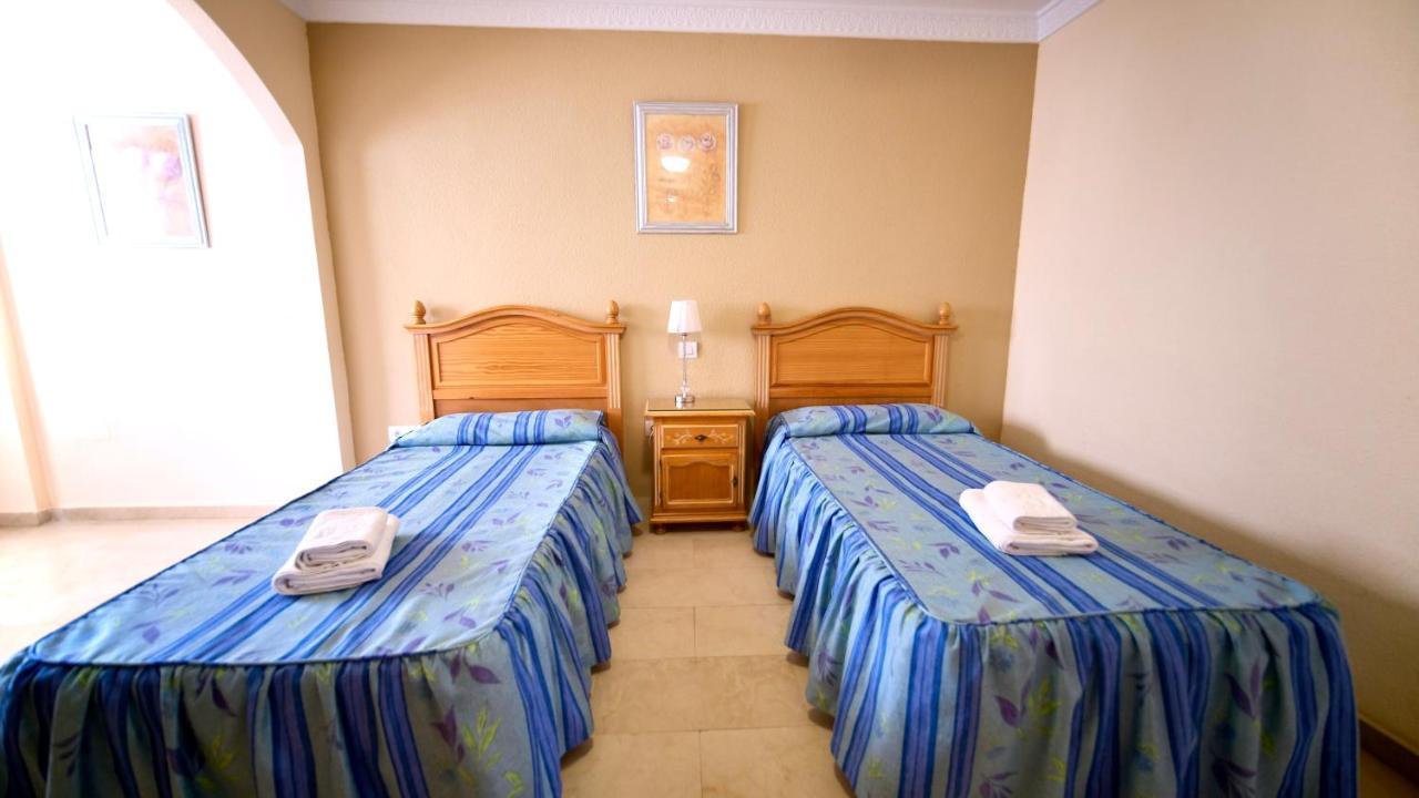 Appartamento Playa Real Marbella Esterno foto