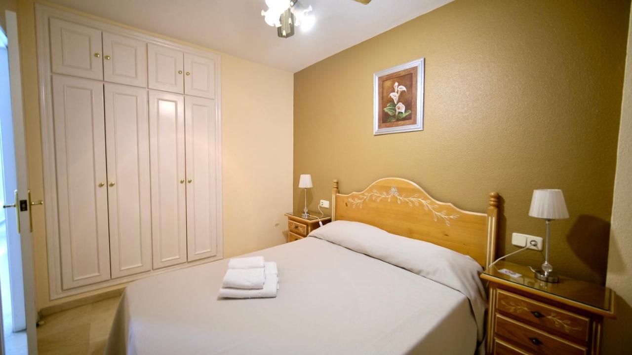 Appartamento Playa Real Marbella Esterno foto