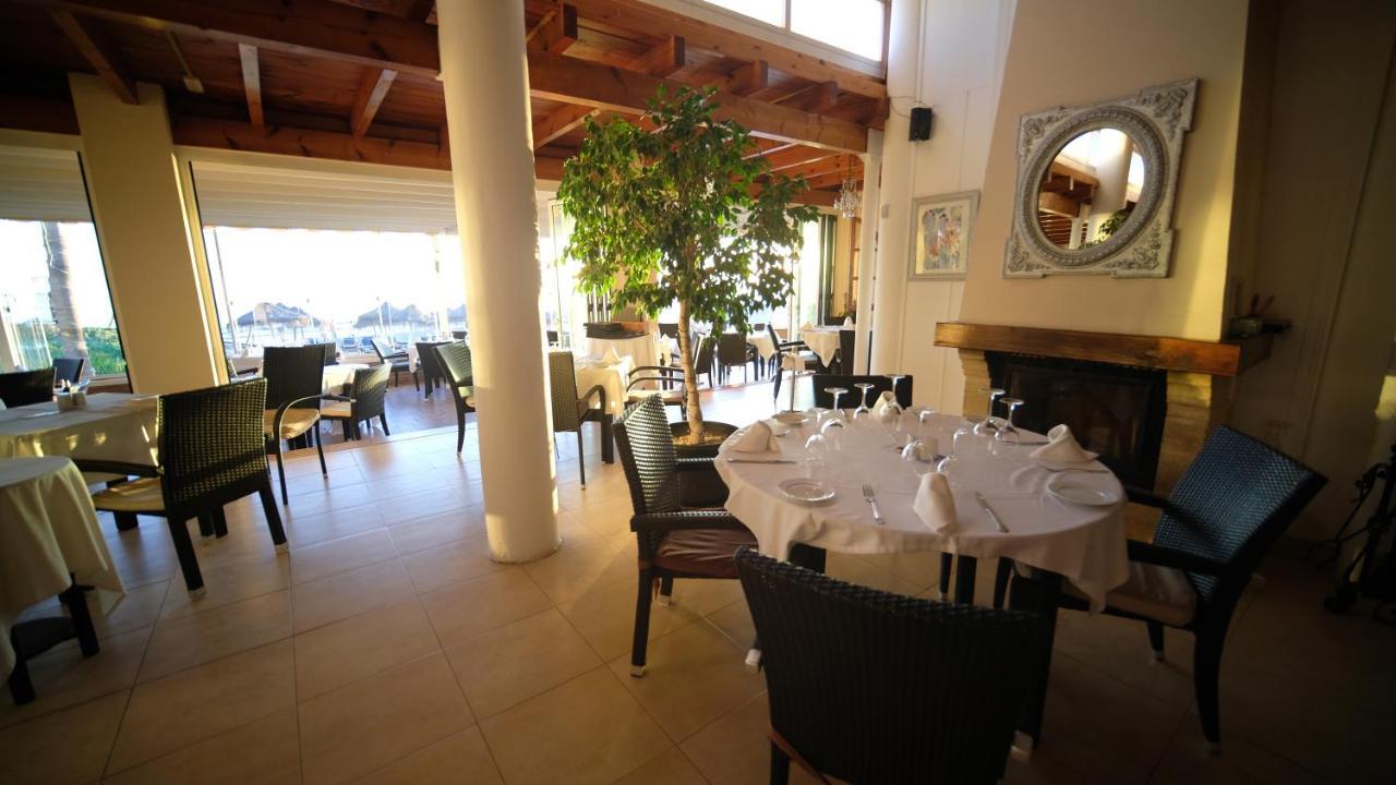 Appartamento Playa Real Marbella Esterno foto