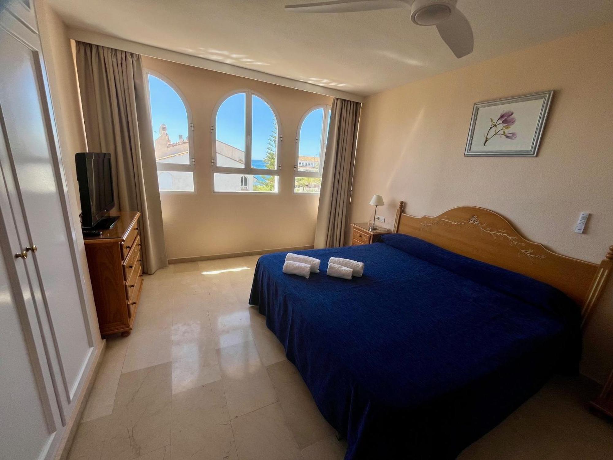 Appartamento Playa Real Marbella Esterno foto